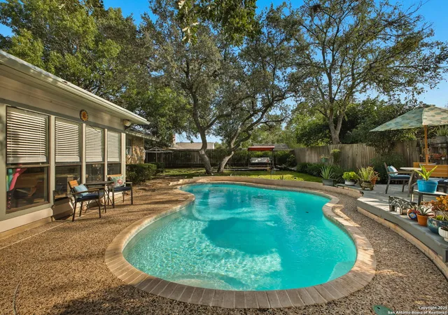 Photo 4 of Sale Pending at 127 Canyon Vw, San Antonio, TX 78232 | MLS# 1908990 | Listing updated on 2025-10-03