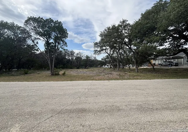 Photo 1 of Land for sale at 517 Flatrock, Canyon Lake, TX 78133 | MLS# 1908995 | Listing updated on 2025-09-30