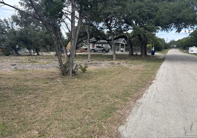 Photo 2 of Land for sale at 517 Flatrock, Canyon Lake, TX 78133 | MLS# 1908995 | Listing updated on 2025-09-30