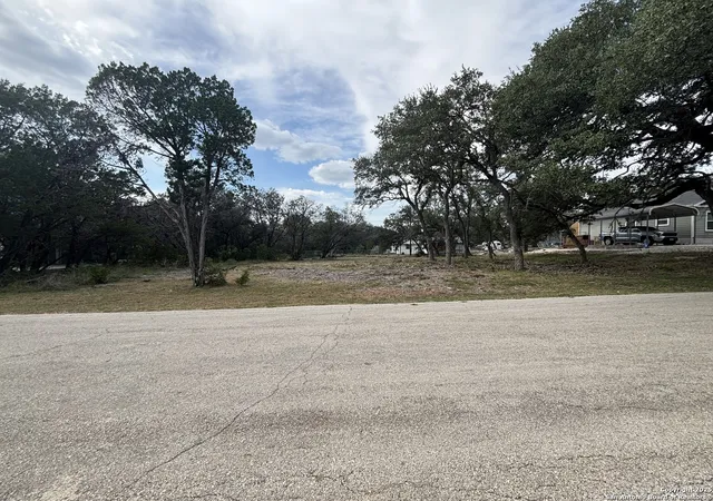 Photo 1 of Land for sale at 517 Flatrock, Canyon Lake, TX 78133 | MLS# 1908995 | Listing updated on 2025-09-30