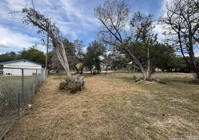 Photo 4 of Land for sale at 517 Flatrock, Canyon Lake, TX 78133 | MLS# 1908995 | Listing updated on 2025-09-30