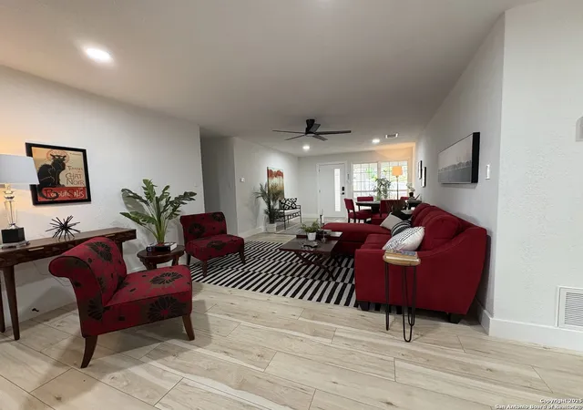 Photo 1 of Single family home for sale at 10710 Tioga Dr, San Antonio, TX 78230 | MLS# 1909027 | Listing updated on 2026-01-19