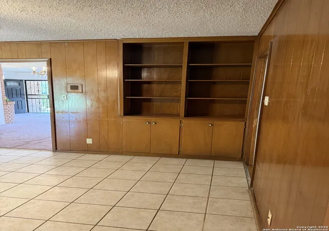 Photo 4 of Sale Pending at 315 Montpelier, San Antonio, TX 78228 | MLS# 1909065 | Listing updated on 2026-03-31