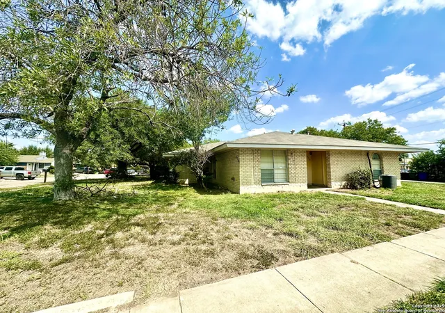 Photo 3 of Sale Pending at 5738 Stiffkey Dr, San Antonio, TX 78228 | MLS# 1909222 | Listing updated on 2025-10-06