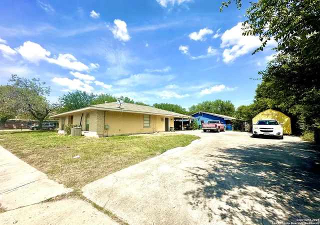 Listing Photo 5 - Condo for sale in building located at 5738 Stiffkey Dr, San Antonio, TX 78228