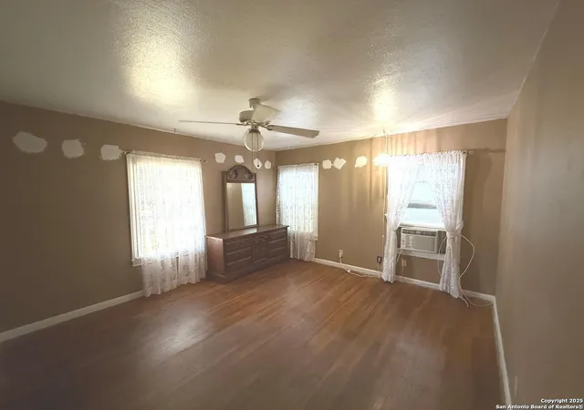 4th image of 908 Gardina, San Antonio, TX 78201 | MLS# 1909234