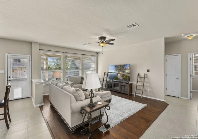 Photo 3 of Sale Pending at 518 Eldridge Dr, Cibolo, TX 78108 | MLS# 1909245 | Listing updated on 2026-01-25