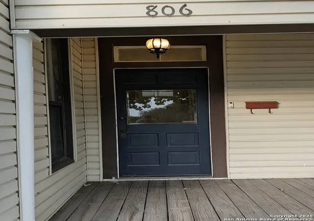 Photo 3 of Sale Pending at 806 Polk, Beeville, TX 78102 | MLS# 1909264 | Listing updated on 2025-11-16