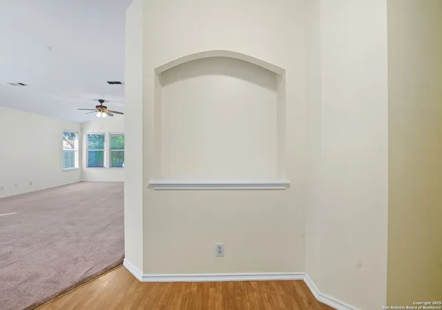 Photo 4 of Single family home for sale at 10619 Cat Mountain, San Antonio, TX 78251 | MLS# 1909267 | Listing updated on 2025-10-24
