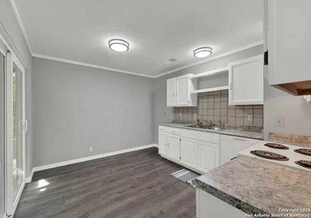 Photo 3 of Sale Pending at 3915 Chimney Springs, San Antonio, TX 78247 | MLS# 1909283 | Listing updated on 2026-01-05