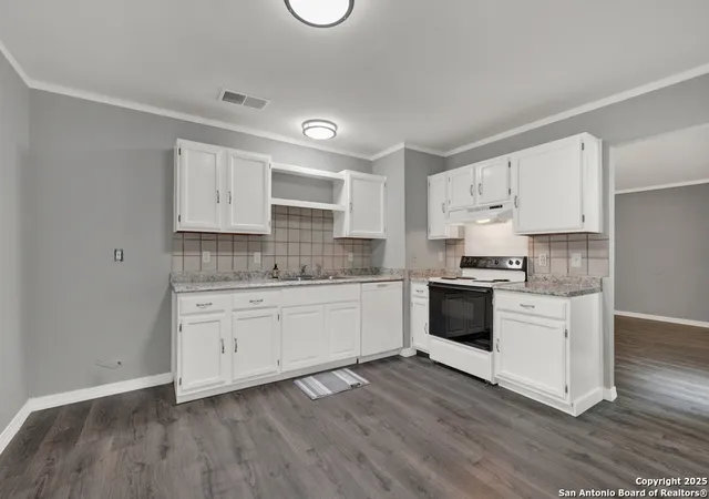 Photo 3 of Sale Pending at 3915 Chimney Springs, San Antonio, TX 78247 | MLS# 1909283 | Listing updated on 2026-01-05