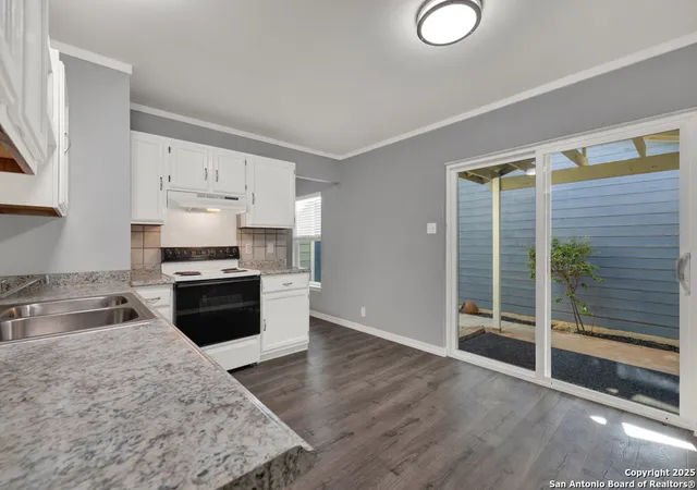 Photo 4 of Sale Pending at 3915 Chimney Springs, San Antonio, TX 78247 | MLS# 1909283 | Listing updated on 2026-01-05