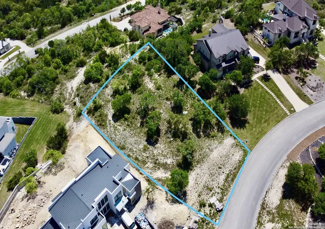 Photo 4 of Sale Pending at 23519 Avila Ridge, San Antonio, TX 78255 | MLS# 1909292 | Listing updated on 2025-10-21