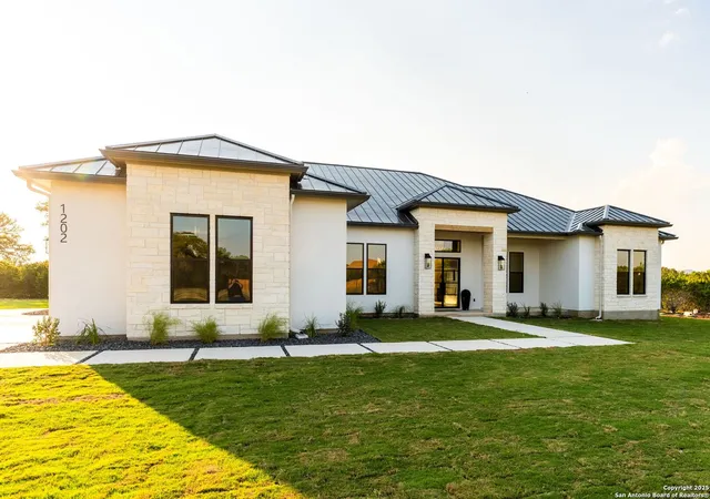 Photo 1 of Single family home for sale at 1202 Cielo Rio, Pipe Creek, TX 78063 | MLS# 1909314 | Listing updated on 2025-11-05