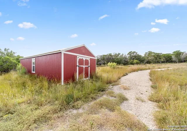 Photo 2 of Sale Pending at 426 Hollomon Rd, Kerrville, TX 78028 | MLS# 1909347 | Listing updated on 2025-10-01