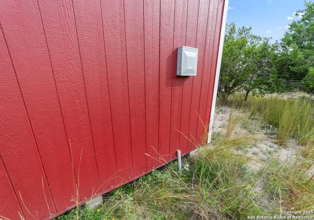Photo 3 of Sale Pending at 426 Hollomon Rd, Kerrville, TX 78028 | MLS# 1909347 | Listing updated on 2025-10-01
