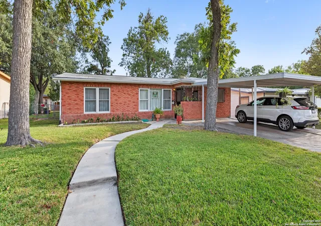 2nd image of 126 Savannah, San Antonio, TX 78213 | MLS# 1909377