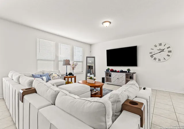 Photo 3 of Single family home for sale at 4422 Via Sonoma, Converse, TX 78109 | MLS# 1909412 | Listing updated on 2025-09-29