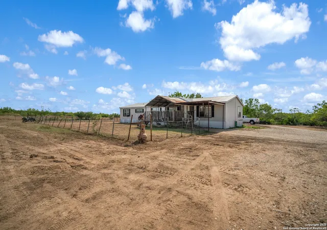 3rd image of 5530 Blackhill, Floresville, TX 78114 | MLS# 1909419
