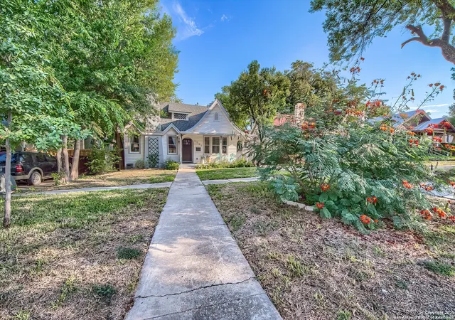 2nd image of 1023 W Gramercy, San Antonio, TX 78201 | MLS# 1909430