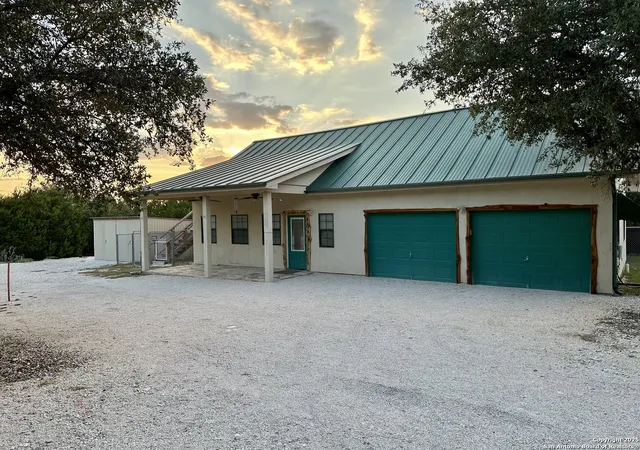 Photo 2 of Single family home for sale at 396 Mountain Wood, Canyon Lake, TX 78133 | MLS# 1909449 | Listing updated on 2025-10-03
