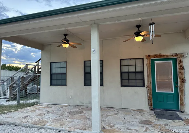 Photo 3 of Single family home for sale at 396 Mountain Wood, Canyon Lake, TX 78133 | MLS# 1909449 | Listing updated on 2025-10-03