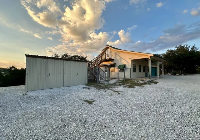 Photo 4 of Single family home for sale at 396 Mountain Wood, Canyon Lake, TX 78133 | MLS# 1909449 | Listing updated on 2025-10-03
