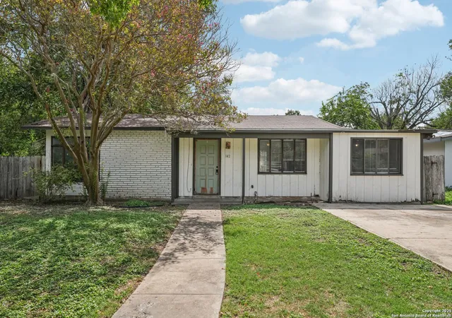 Photo 1 of Sale Pending at 142 Newport, San Antonio, TX 78218 | MLS# 1909459 | Listing updated on 2026-04-01