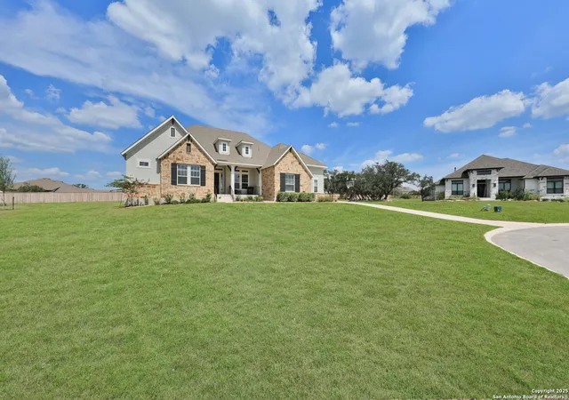 Photo 3 of Single family home for sale at 195 Piper St, Castroville, TX 78009 | MLS# 1909474 | Listing updated on 2025-12-01