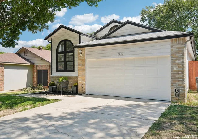 Photo 3 of Sale Pending at 5882 Spring Green, San Antonio, TX 78247 | MLS# 1909490 | Listing updated on 2025-11-07