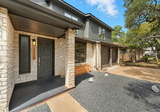 Photo 3 of Sale Pending at 1738 Mountjoy, San Antonio, TX 78232 | MLS# 1909501 | Listing updated on 2026-01-26