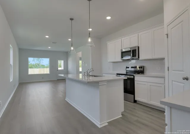 Photo 4 of Sale Pending at 13719 Birch Xing, San Antonio, TX 78210 | MLS# 1909530 | Listing updated on 2025-12-18