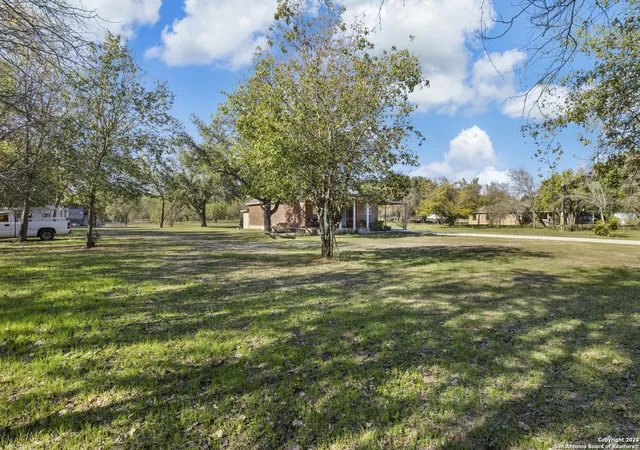 Photo 2 of Single family home for sale at 15515 S Skaggs Rd, Atascosa, TX 78002 | MLS# 1909598 | Listing updated on 2025-10-03
