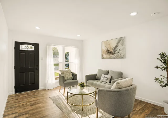 Photo 3 of Sale Pending at 5911 Thornwood, San Antonio, TX 78218 | MLS# 1909625 | Listing updated on 2026-02-19