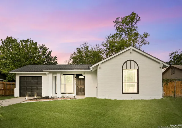 Photo 2 of Sale Pending at 5911 Thornwood, San Antonio, TX 78218 | MLS# 1909625 | Listing updated on 2026-02-19