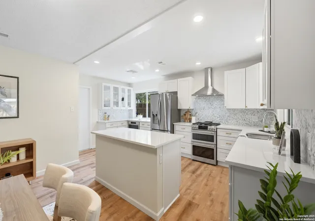 Photo 3 of Sale Pending at 11516 Shakespearean, Austin, TX 78759 | MLS# 1909627 | Listing updated on 2025-10-06