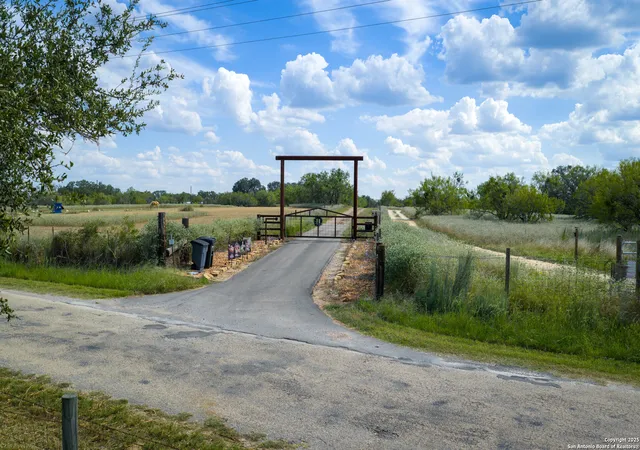 2nd image of 2992 County Road 7711, Natalia, TX 78059 | MLS# 1909660