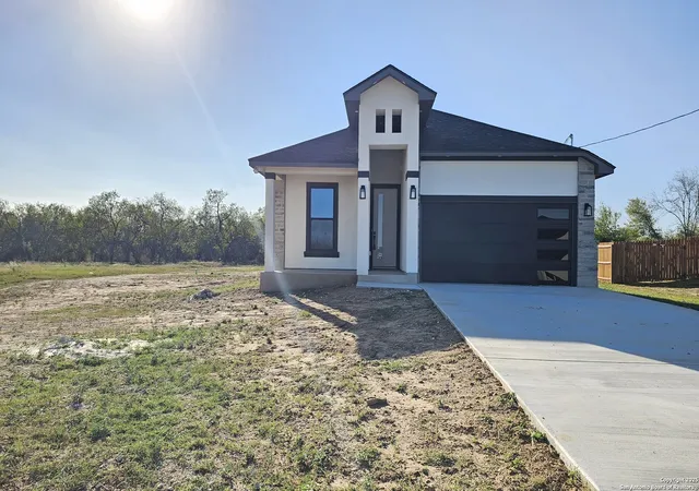Photo 2 of Sale Pending at 16123 Vaquero Dr, Atascosa, TX 78002 | MLS# 1909733 | Listing updated on 2026-01-22
