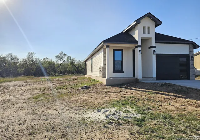 Photo 3 of Sale Pending at 16123 Vaquero Dr, Atascosa, TX 78002 | MLS# 1909733 | Listing updated on 2026-01-22