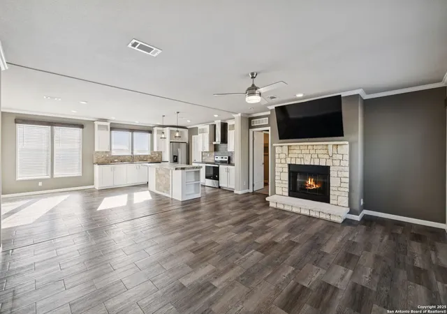 Photo 3 of Sale Pending at 961 County Rd 327, Pleasanton, TX 78064 | MLS# 1909764 | Listing updated on 2026-03-02