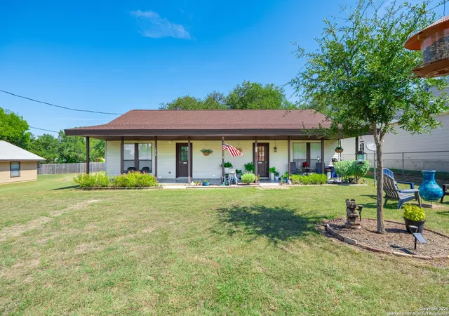 2nd image of 1016 1022 13th St, Blanco, TX 78606 | MLS# 1909769