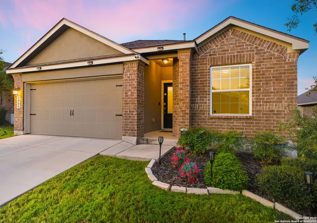 Photo 2 of Sale Pending at 5906 Akin Run, San Antonio, TX 78261 | MLS# 1909786 | Listing updated on 2025-12-18