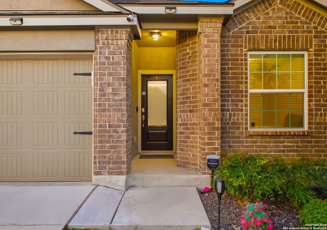 Photo 3 of Sale Pending at 5906 Akin Run, San Antonio, TX 78261 | MLS# 1909786 | Listing updated on 2025-12-18