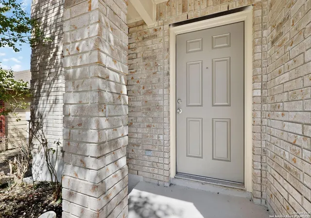 Photo 4 of Sale Pending at 7207 Aldebaran Sun, San Antonio, TX 78252 | MLS# 1909825 | Listing updated on 2025-11-18