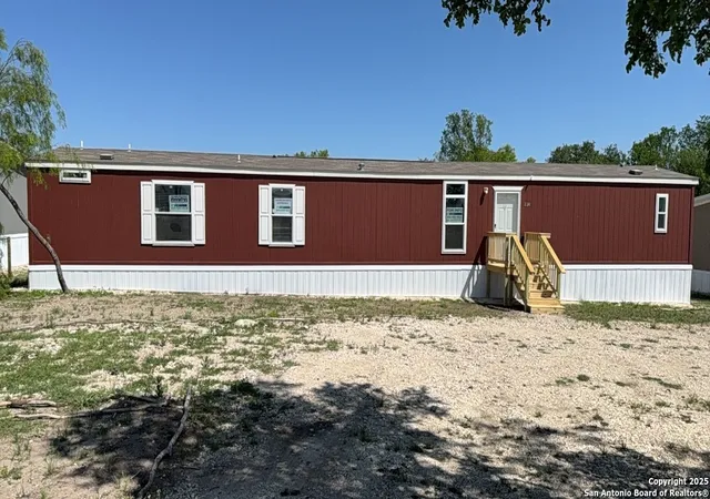 Photo 2 of Manufactured home for sale at 224 Forest Creek, Devine, TX 78016 | MLS# 1909833 | Listing updated on 2025-12-30