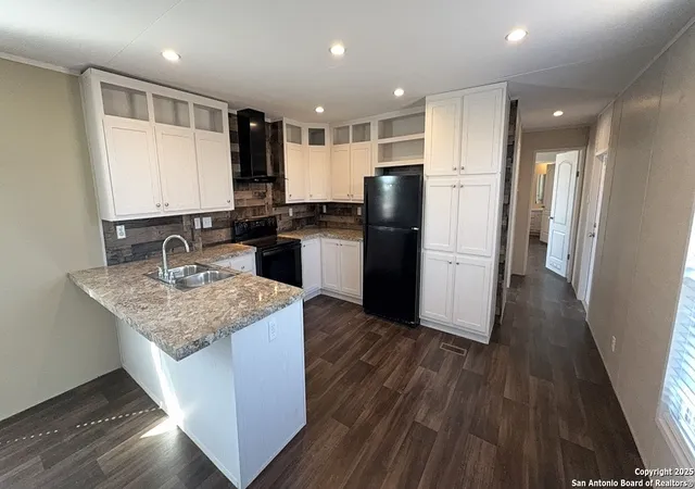 Photo 3 of Manufactured home for sale at 224 Forest Creek, Devine, TX 78016 | MLS# 1909833 | Listing updated on 2025-12-30