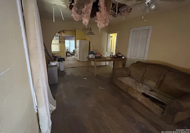 3rd image of 301 Barrett, San Antonio, TX 78214 | MLS# 1909975