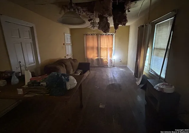 4th image of 301 Barrett, San Antonio, TX 78214 | MLS# 1909975