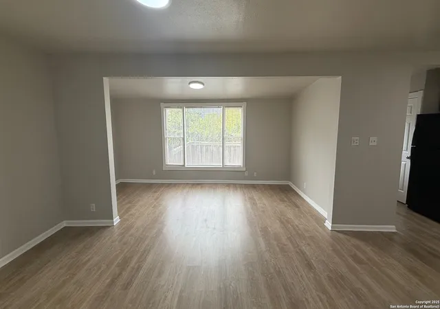 Photo 4 of Single family home for sale at 1108 E Crockett, San Antonio, TX 78202 | MLS# 1909984 | Listing updated on 2025-10-17