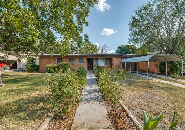Photo 2 of Sale Pending at 518 Artemis, San Antonio, TX 78218 | MLS# 1910039 | Listing updated on 2025-10-23